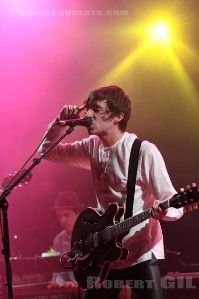 MILES KANE - 2011-11-05 - PARIS - La Cigale - 